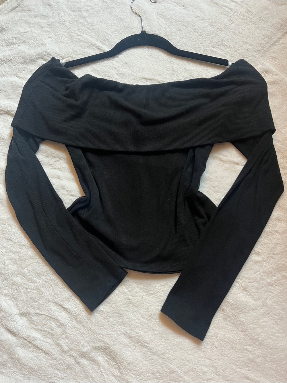 Women’s Off-Shoulder Long Sleeve Top in Black